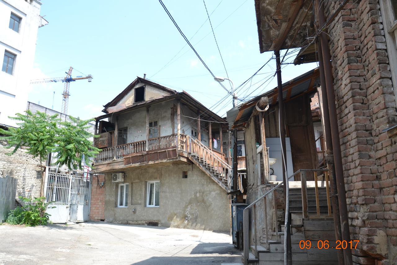 Guest House Gio Tbilisi Exterior photo